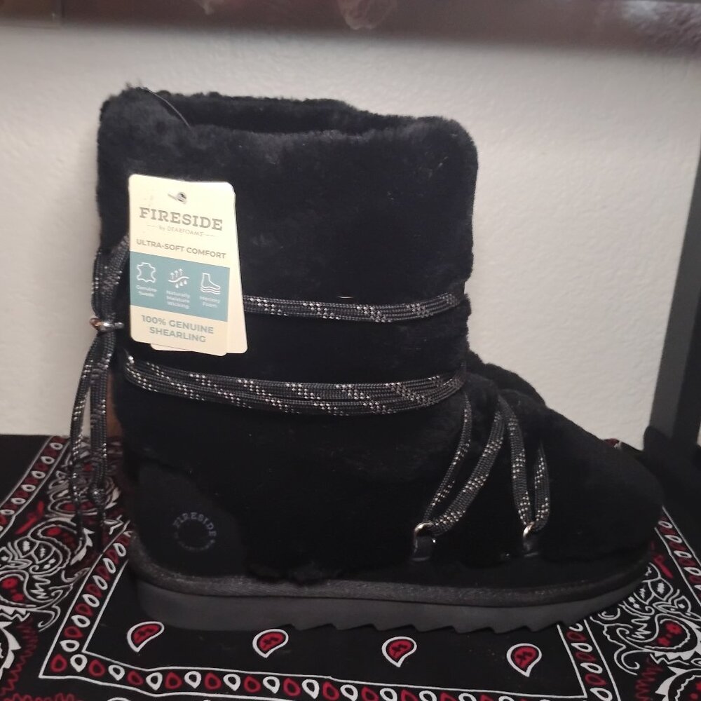 Women's Fireside by Dearfoams Kalamunda Genuine Shearling Boot NWT